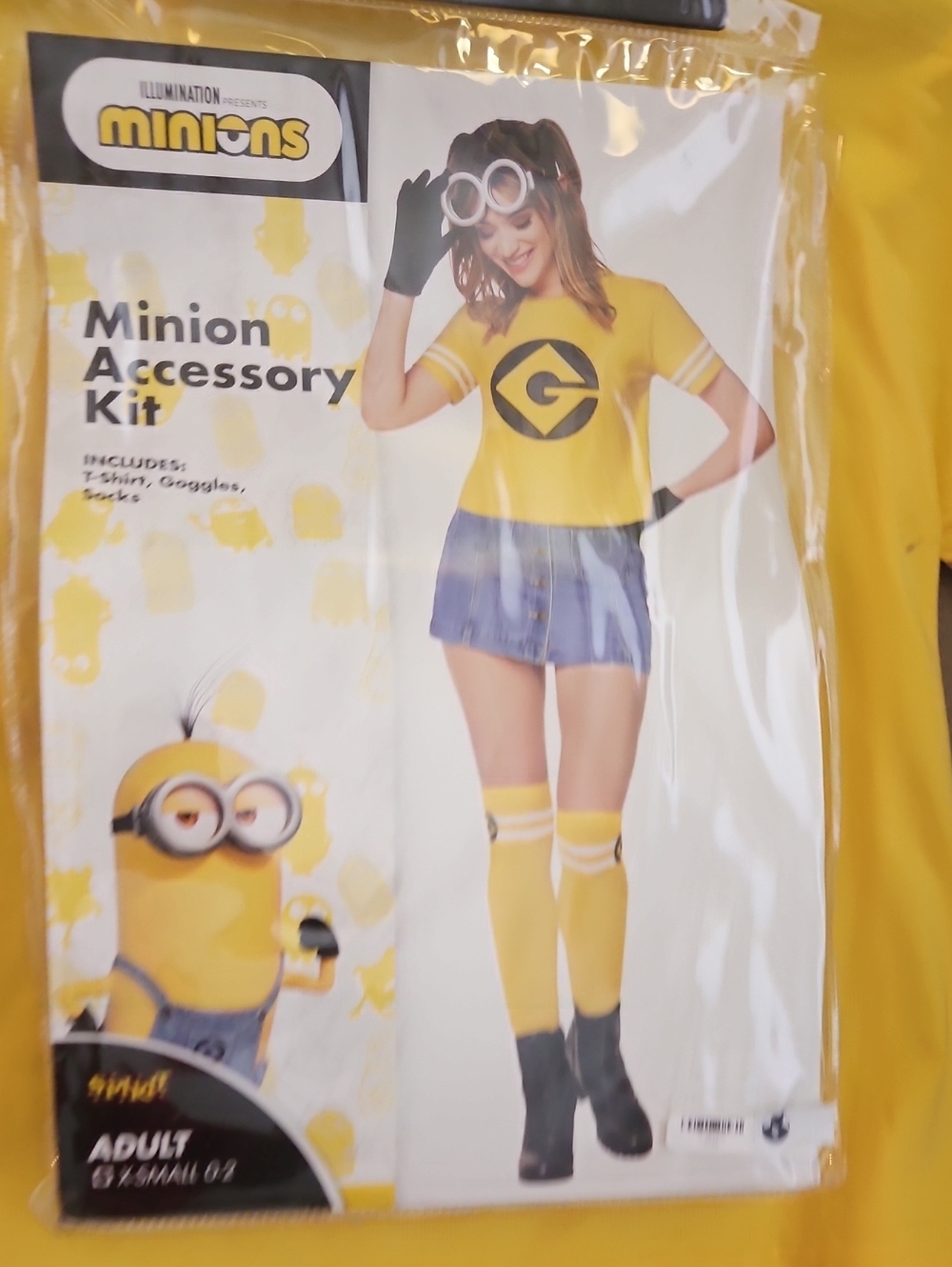 Yellow Minions Costume SHIRT SOCKS GOGGLES set Size XS Short Sleeves Tee